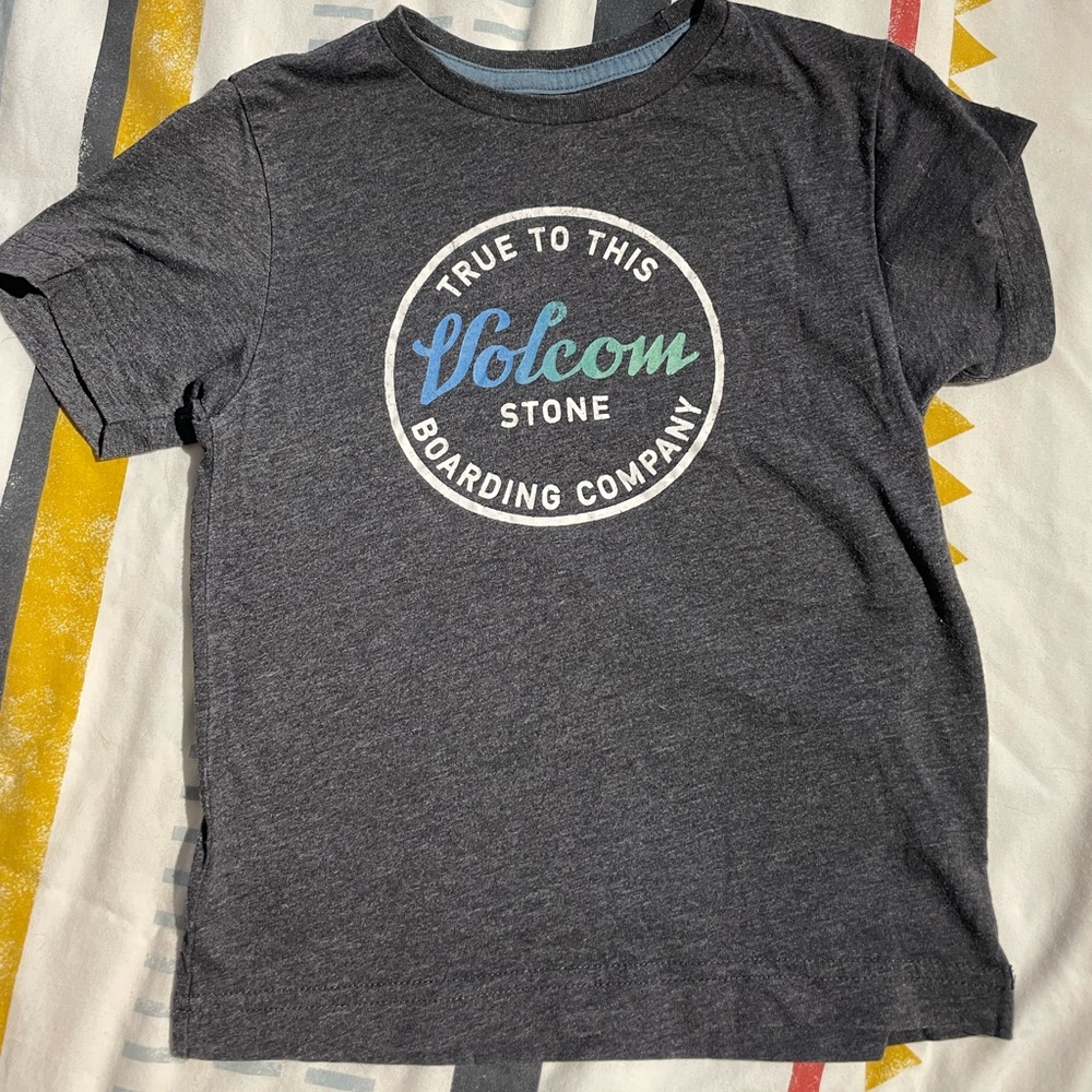 Volcom shirt  for boy, size 5